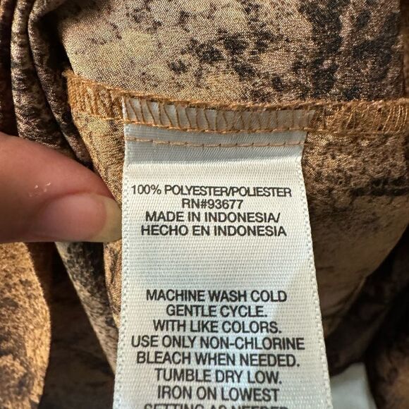 Allen B by Allen Schwartz Brown Snakeskin Button Down Blouse Size Large - Picture 10 of 10